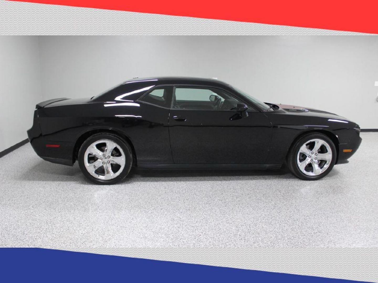 2013 Dodge Challenger R/T (2C3CDYBT4DH) with an 5.7L V8 OHV 16V engine, 4-Speed Automatic transmission, located at 5170 N La Cholla Blvd, Tucson, AZ, 85705, (520) 989-0282, 32.228245, -111.011742 - 2013 Dodge Challenger - Photo#2