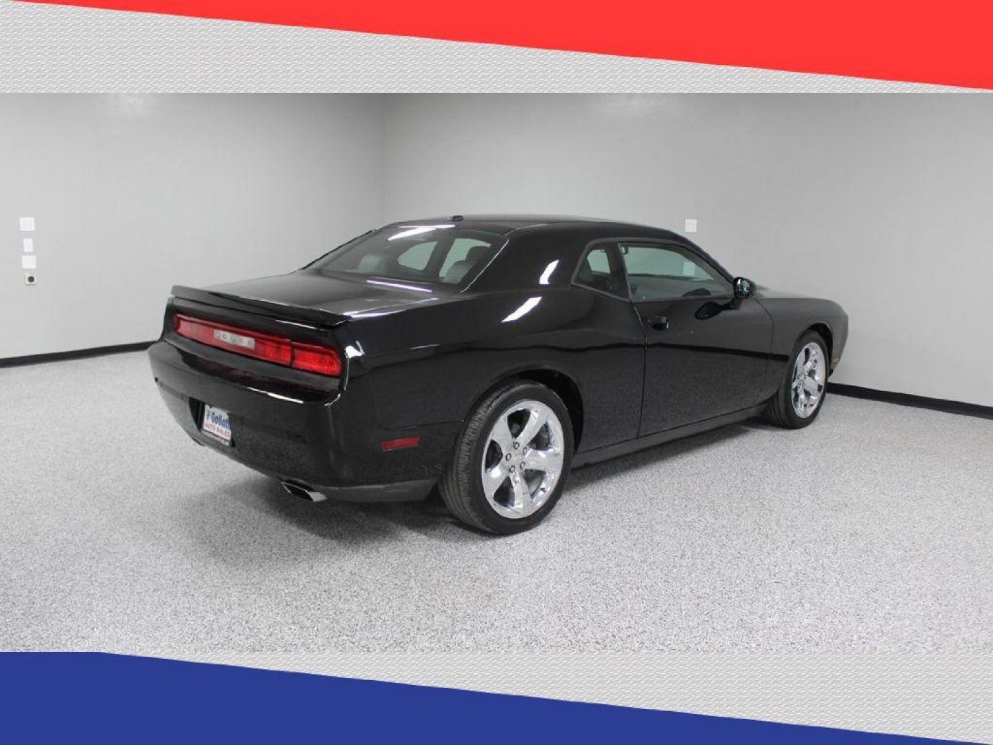 2013 Dodge Challenger R/T (2C3CDYBT4DH) with an 5.7L V8 OHV 16V engine, 4-Speed Automatic transmission, located at 5170 N La Cholla Blvd, Tucson, AZ, 85705, (520) 989-0282, 32.228245, -111.011742 - 2013 Dodge Challenger - Photo#3