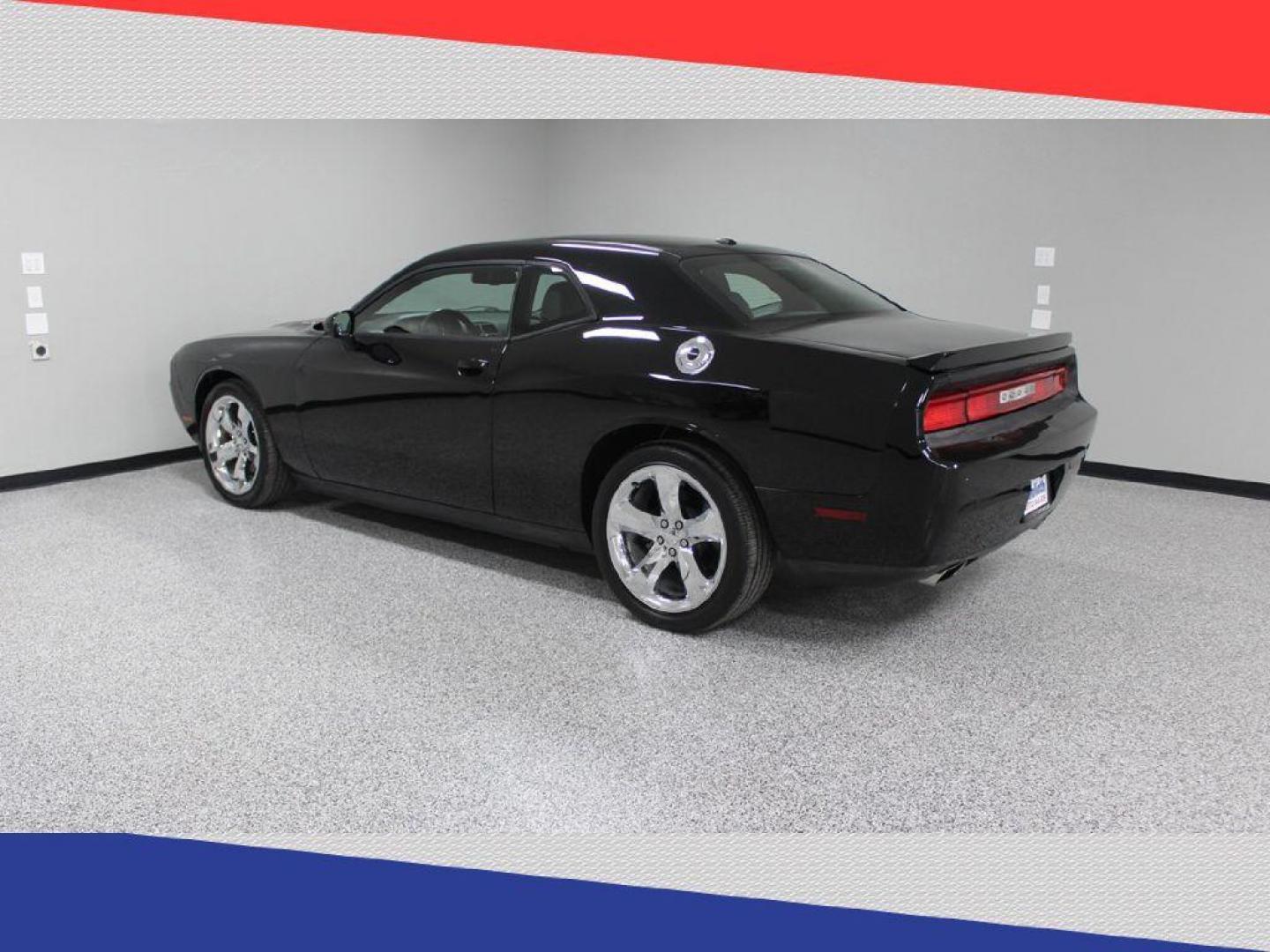 2013 Dodge Challenger R/T (2C3CDYBT4DH) with an 5.7L V8 OHV 16V engine, 4-Speed Automatic transmission, located at 5170 N La Cholla Blvd, Tucson, AZ, 85705, (520) 989-0282, 32.228245, -111.011742 - 2013 Dodge Challenger - Photo#5