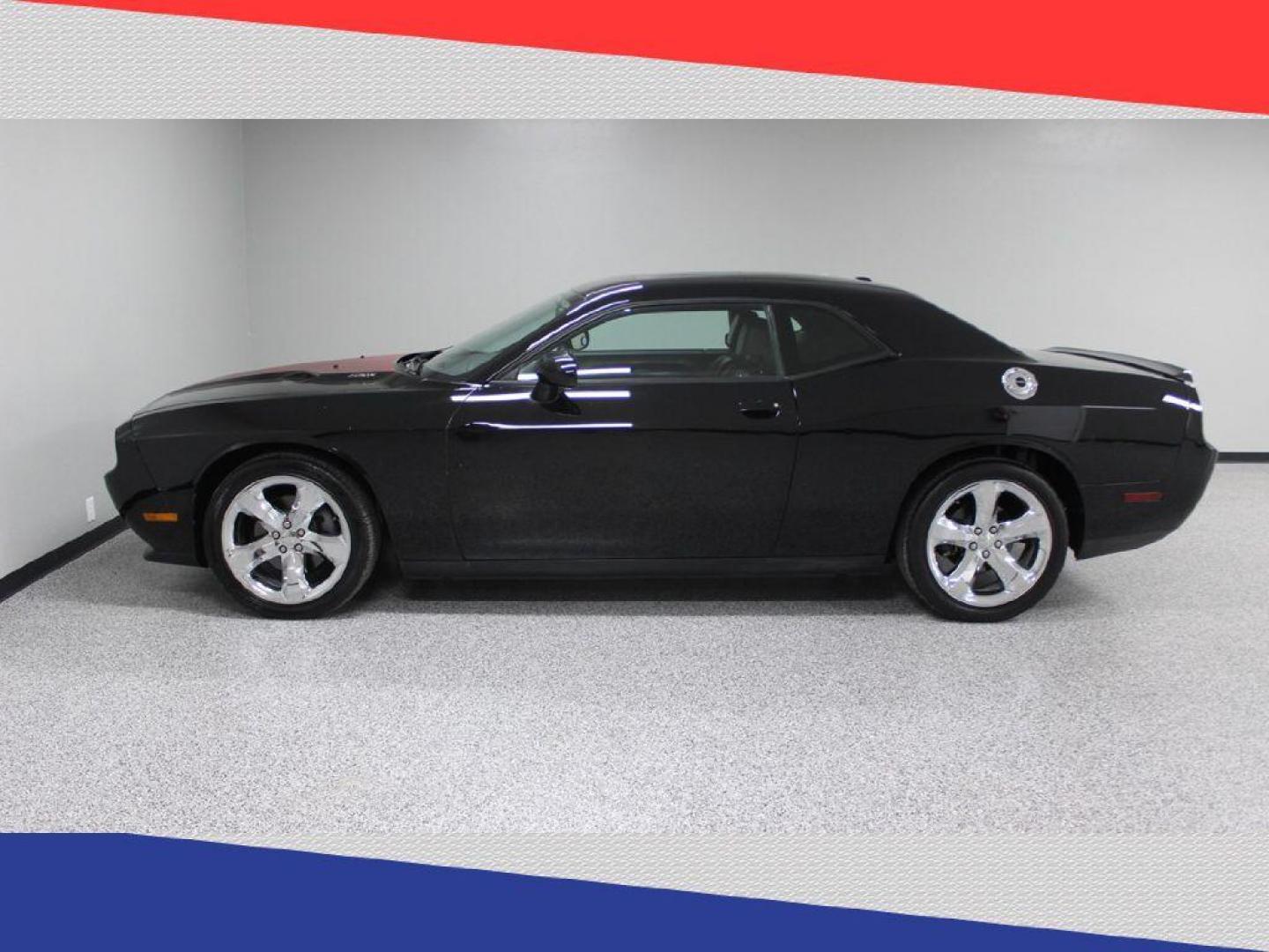 2013 Dodge Challenger R/T (2C3CDYBT4DH) with an 5.7L V8 OHV 16V engine, 4-Speed Automatic transmission, located at 5170 N La Cholla Blvd, Tucson, AZ, 85705, (520) 989-0282, 32.228245, -111.011742 - 2013 Dodge Challenger - Photo#6