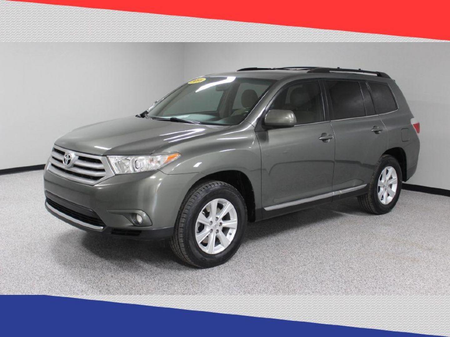 2011 Toyota Highlander Base 2WD V6 (5TDZK3EH1BS) with an 3.5L V6 DOHC 24V engine, 5-Speed Automatic transmission, located at 5170 N La Cholla Blvd, Tucson, AZ, 85705, (520) 989-0282, 32.228245, -111.011742 - 2011 Toyota Highlander - Photo#7