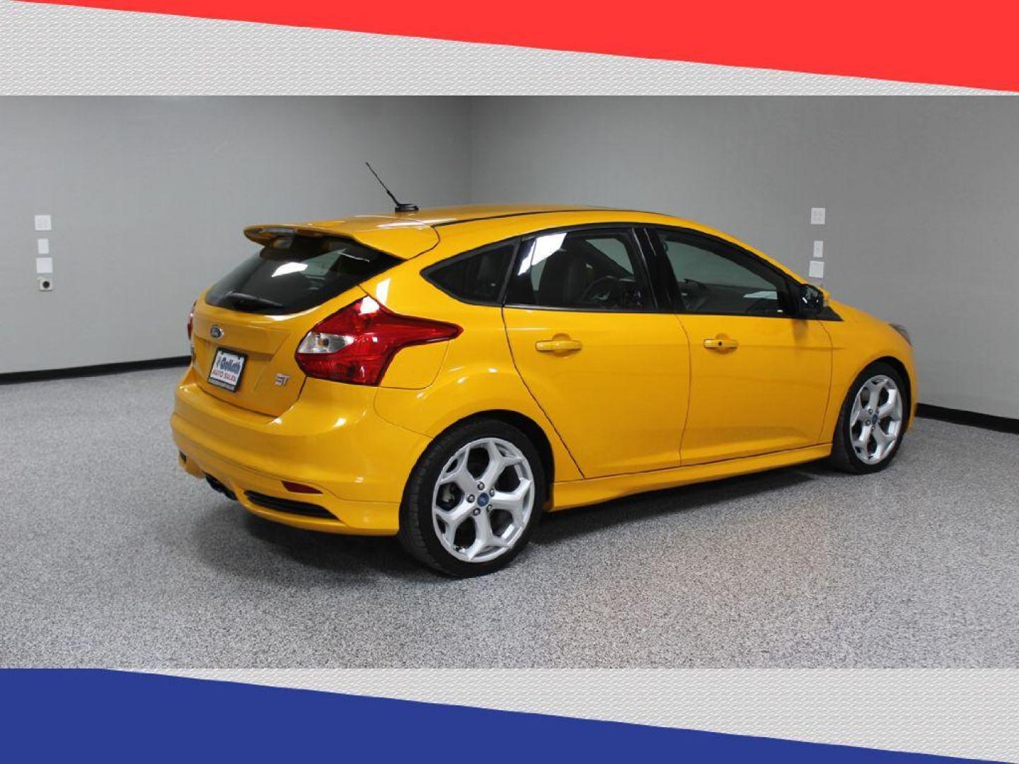 2013 Ford Focus ST Hatch (1FADP3L99DL) with an 2.0L L4 DOHC 16V engine, 6-Speed Automatic transmission, located at 5170 N La Cholla Blvd, Tucson, AZ, 85705, (520) 989-0282, 32.228245, -111.011742 - 2013 Ford Focus - Photo#3