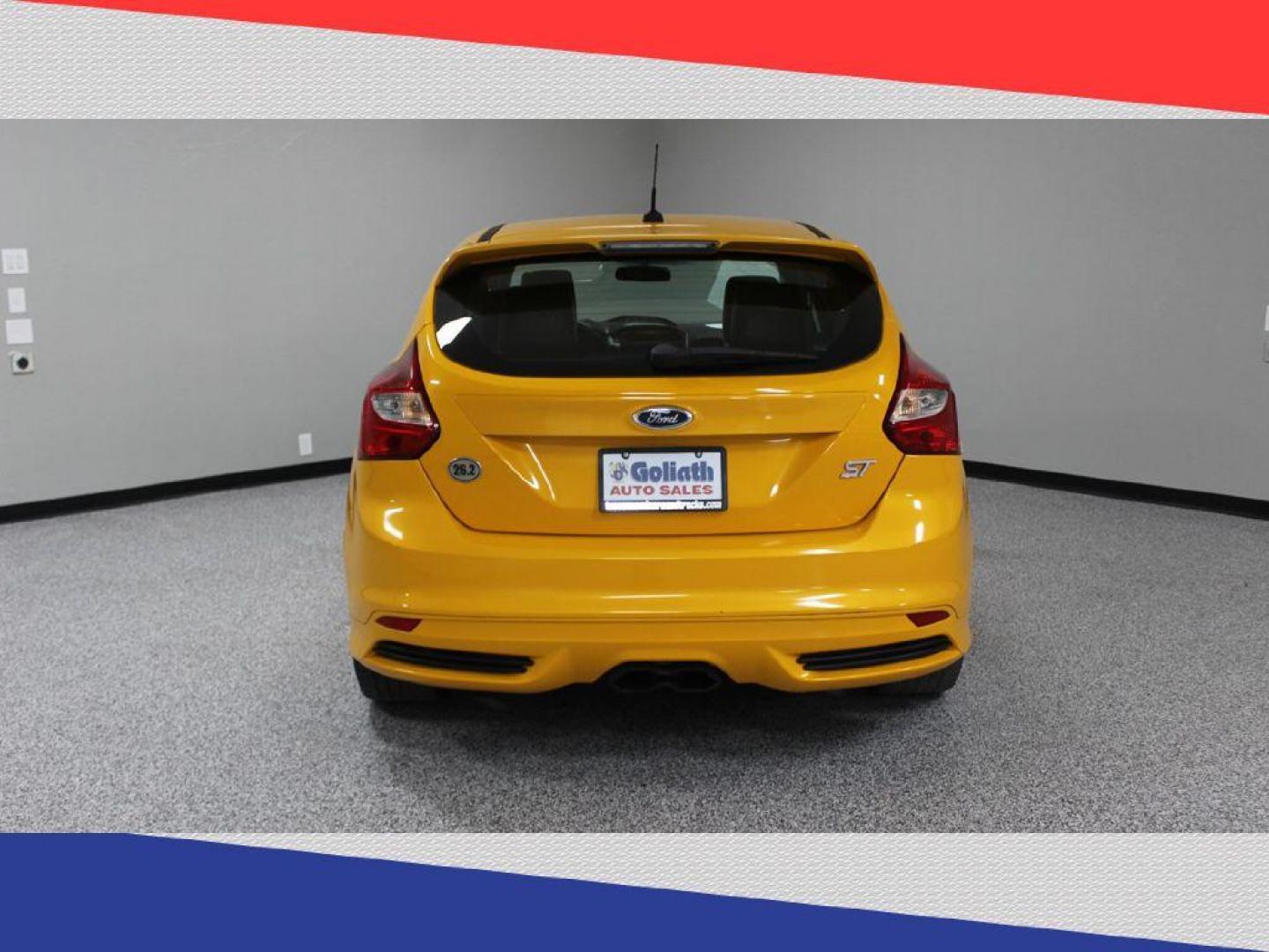 2013 Ford Focus ST Hatch (1FADP3L99DL) with an 2.0L L4 DOHC 16V engine, 6-Speed Automatic transmission, located at 5170 N La Cholla Blvd, Tucson, AZ, 85705, (520) 989-0282, 32.228245, -111.011742 - 2013 Ford Focus - Photo#4