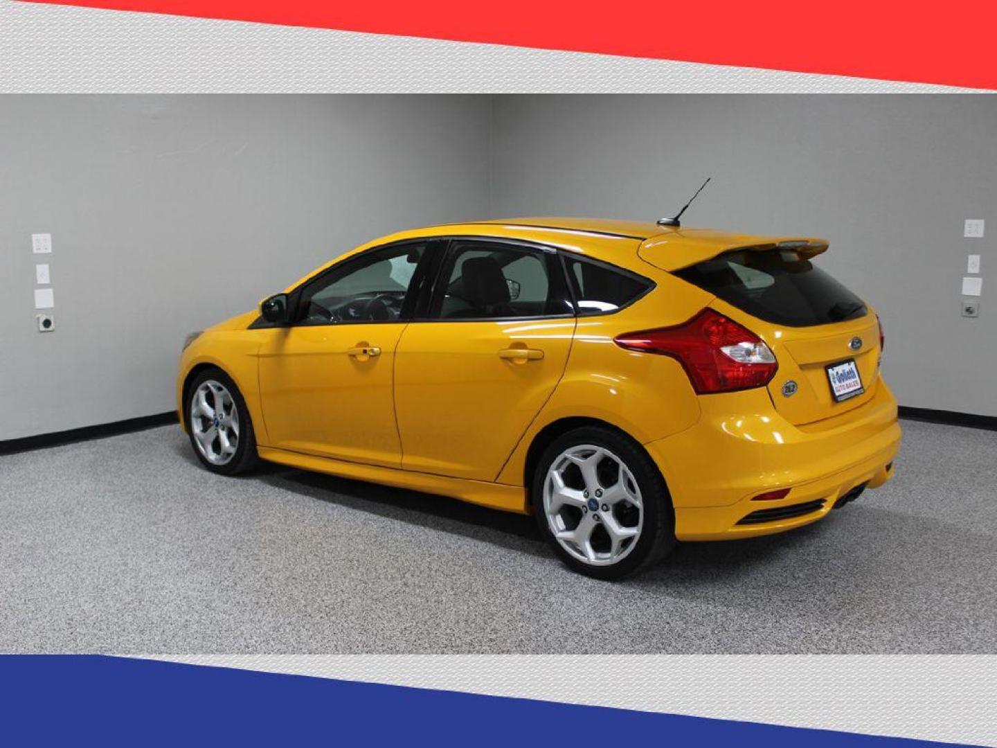 2013 Ford Focus ST Hatch (1FADP3L99DL) with an 2.0L L4 DOHC 16V engine, 6-Speed Automatic transmission, located at 5170 N La Cholla Blvd, Tucson, AZ, 85705, (520) 989-0282, 32.228245, -111.011742 - 2013 Ford Focus - Photo#5