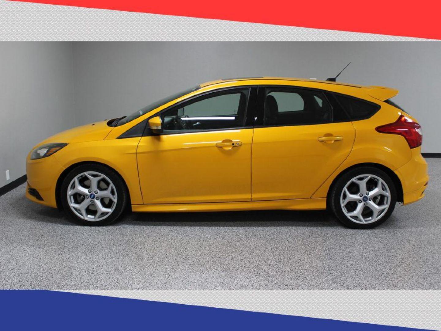 2013 Ford Focus ST Hatch (1FADP3L99DL) with an 2.0L L4 DOHC 16V engine, 6-Speed Automatic transmission, located at 5170 N La Cholla Blvd, Tucson, AZ, 85705, (520) 989-0282, 32.228245, -111.011742 - 2013 Ford Focus - Photo#6