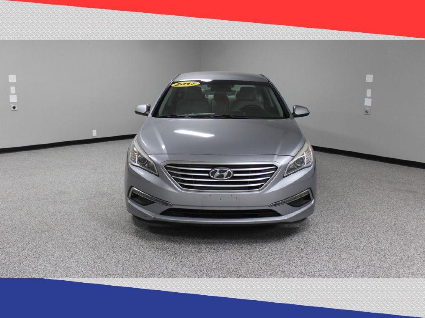 2015 Hyundai Sonata ECO (5NPE24AF5FH) with an 1.6L L4 DOHC 16V engine, 7-Speed Automatic transmission, located at 5170 N La Cholla Blvd, Tucson, AZ, 85705, (520) 989-0282, 32.228245, -111.011742 - 2015 Hyundai Sonata - Photo#8