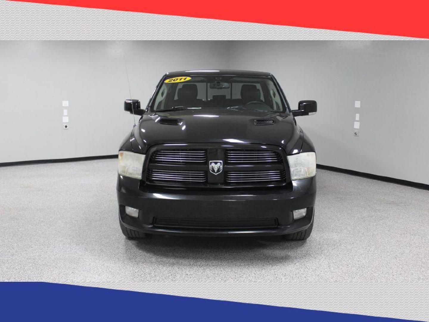 2011 Dodge Ram 1500 Sport Quad Cab 4WD (1D7RV1GT5BS) with an 5.7L V8 OHV 16V engine, 5-Speed Automatic transmission, located at 5170 N La Cholla Blvd, Tucson, AZ, 85705, (520) 989-0282, 32.228245, -111.011742 - 2011 Dodge Ram 1500 - Photo#8