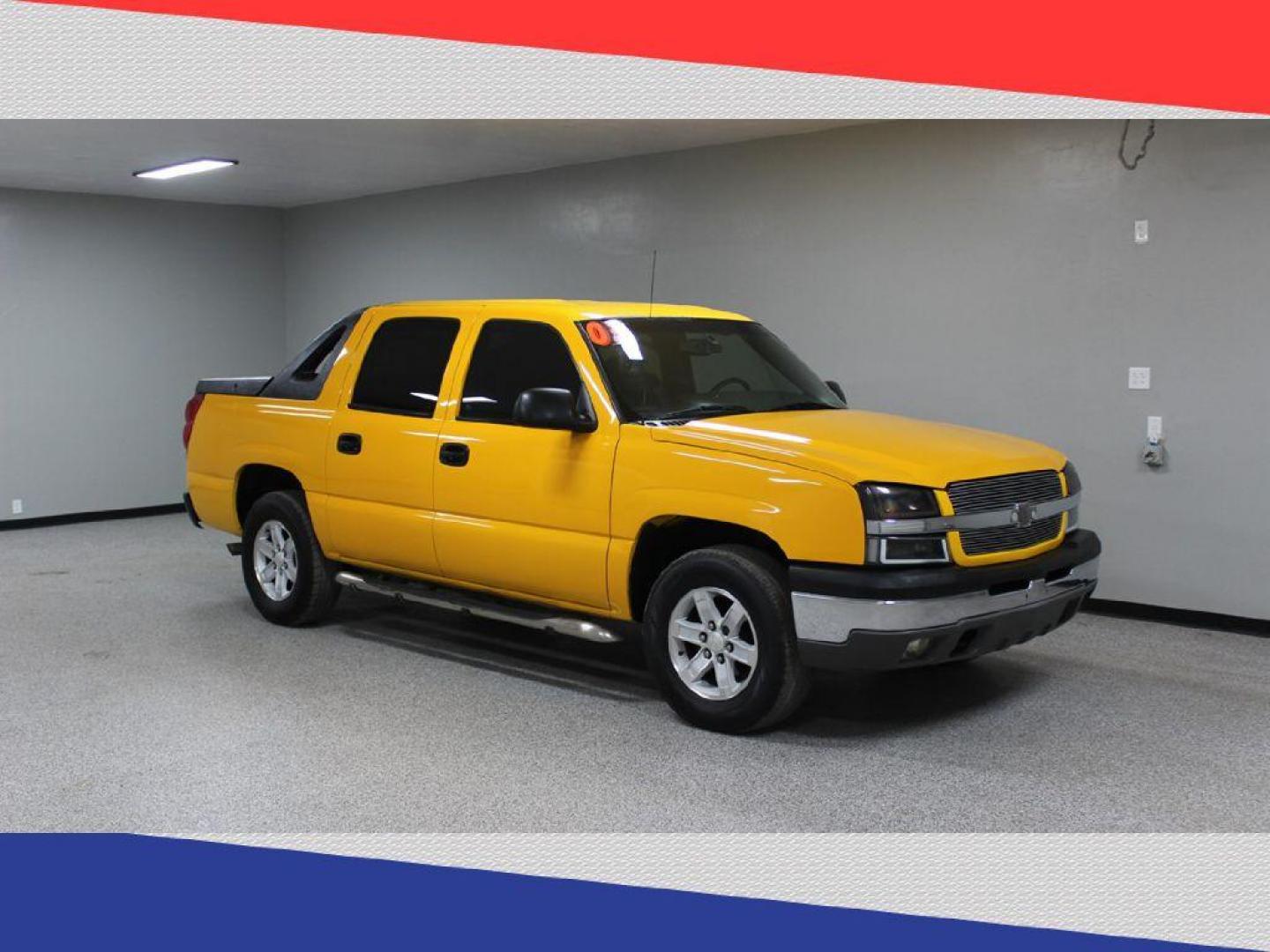 2003 Chevrolet Avalanche 1500 2WD (3GNEC13TX3G) with an 5.3L V8 OHV 16V engine, 4-Speed Automatic Overdrive transmission, located at 5170 N La Cholla Blvd, Tucson, AZ, 85705, (520) 989-0282, 32.228245, -111.011742 - 2003 Chevrolet Avalanche - Photo#1