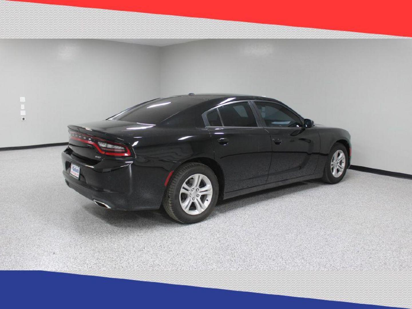 2018 Dodge Charger SE (2C3CDXBG5JH) with an 3.6L V6 DOHC 24V engine, 8A transmission, located at 5170 N La Cholla Blvd, Tucson, AZ, 85705, (520) 989-0282, 32.228245, -111.011742 - 2018 Dodge Charger - Photo#3