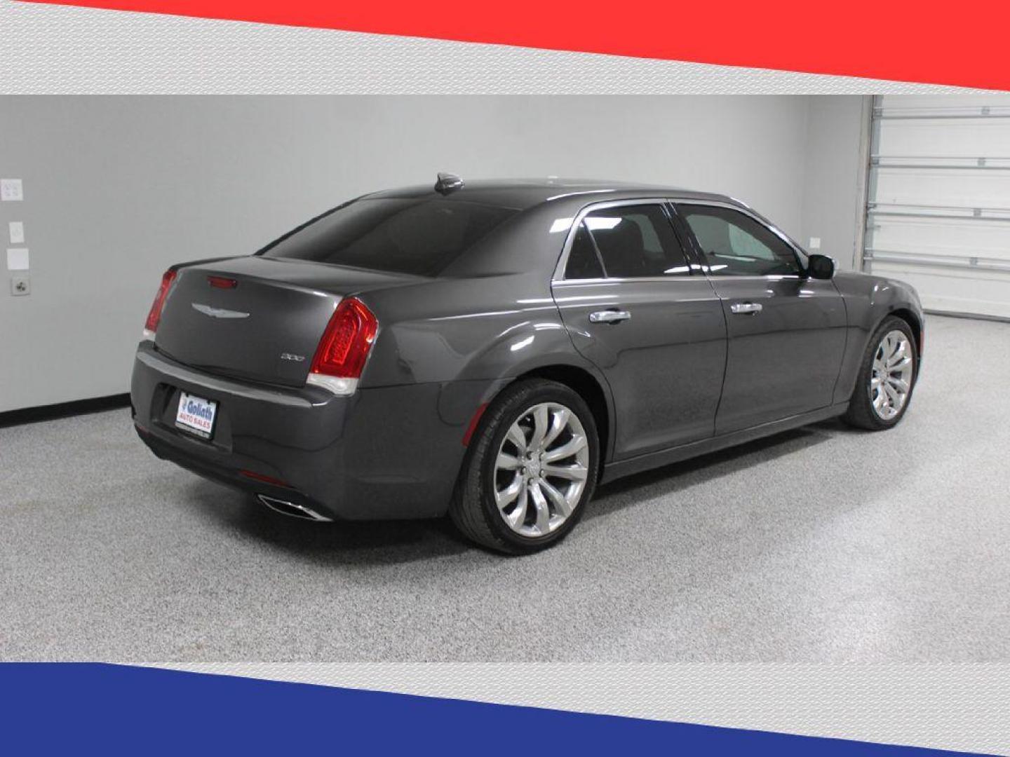 2018 Chrysler 300 C RWD (2C3CCAEG1JH) with an 3.6L V6 SOHC 24V engine, 8A transmission, located at 5170 N La Cholla Blvd, Tucson, AZ, 85705, (520) 989-0282, 32.228245, -111.011742 - 2018 Chrysler 300 - Photo#3