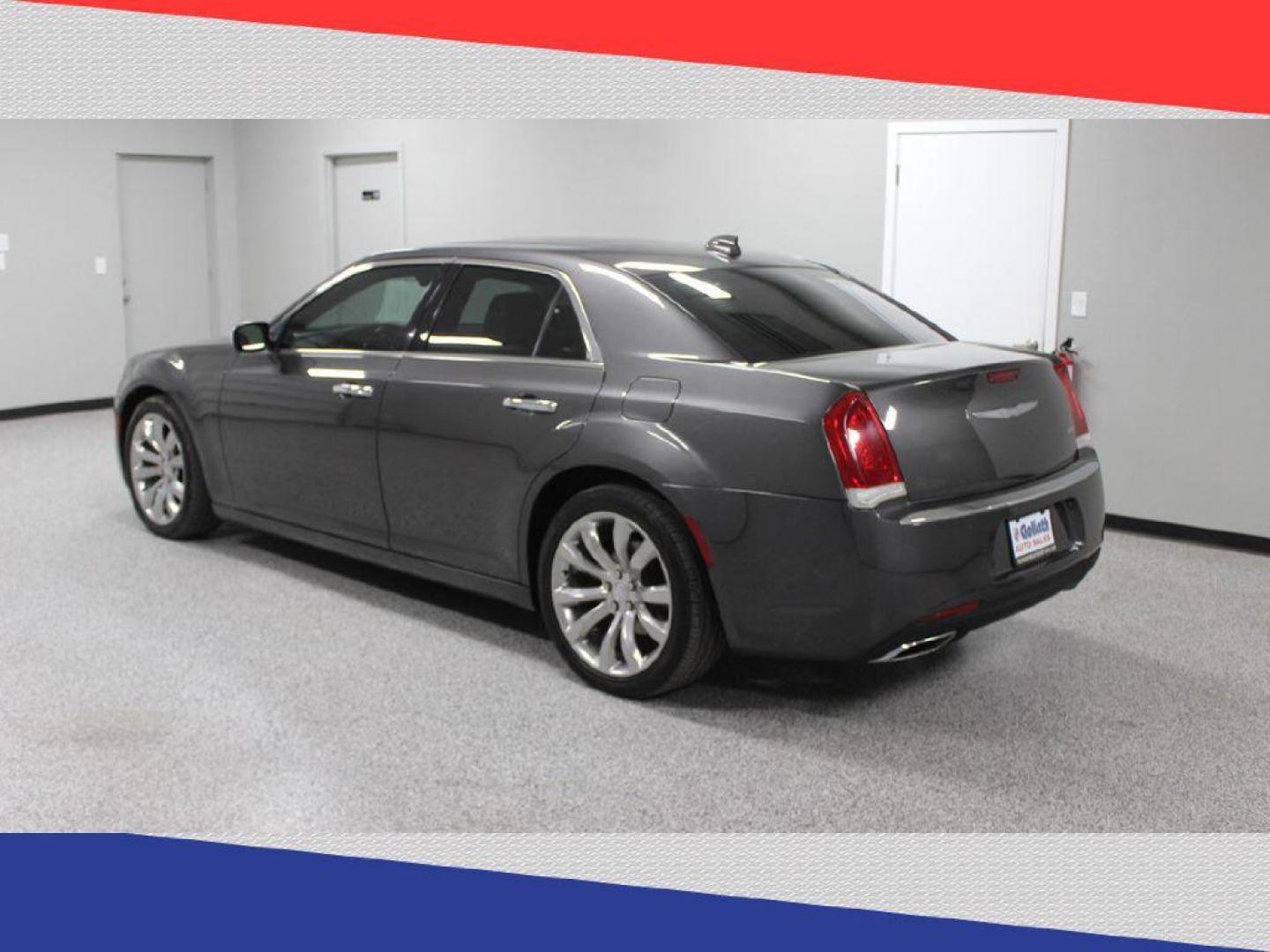 2018 Chrysler 300 C RWD (2C3CCAEG1JH) with an 3.6L V6 SOHC 24V engine, 8A transmission, located at 5170 N La Cholla Blvd, Tucson, AZ, 85705, (520) 989-0282, 32.228245, -111.011742 - 2018 Chrysler 300 - Photo#5