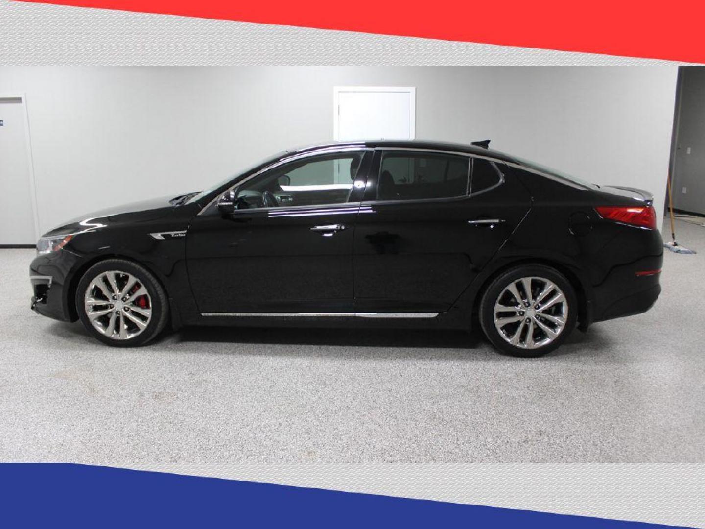 2015 Kia Optima SX Turbo (5XXGR4A61FG) with an 2.0L L4 DOHC 16V TURBO engine, 6-Speed Automatic transmission, located at 5170 N La Cholla Blvd, Tucson, AZ, 85705, (520) 989-0282, 32.228245, -111.011742 - 2015 Kia Optima - Photo#6