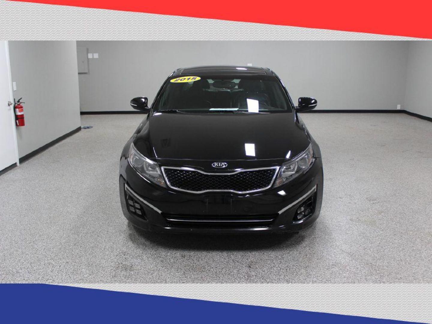 2015 Kia Optima SX Turbo (5XXGR4A61FG) with an 2.0L L4 DOHC 16V TURBO engine, 6-Speed Automatic transmission, located at 5170 N La Cholla Blvd, Tucson, AZ, 85705, (520) 989-0282, 32.228245, -111.011742 - 2015 Kia Optima - Photo#8