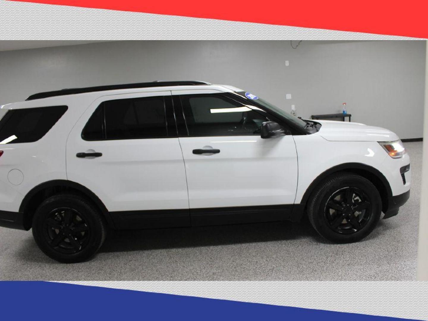 2018 Ford Explorer Base FWD (1FM5K7B81JG) with an 3.5L V6 DOHC 24V engine, 6A transmission, located at 5170 N La Cholla Blvd, Tucson, AZ, 85705, (520) 989-0282, 32.228245, -111.011742 - 2018 Ford Explorer - Photo#1