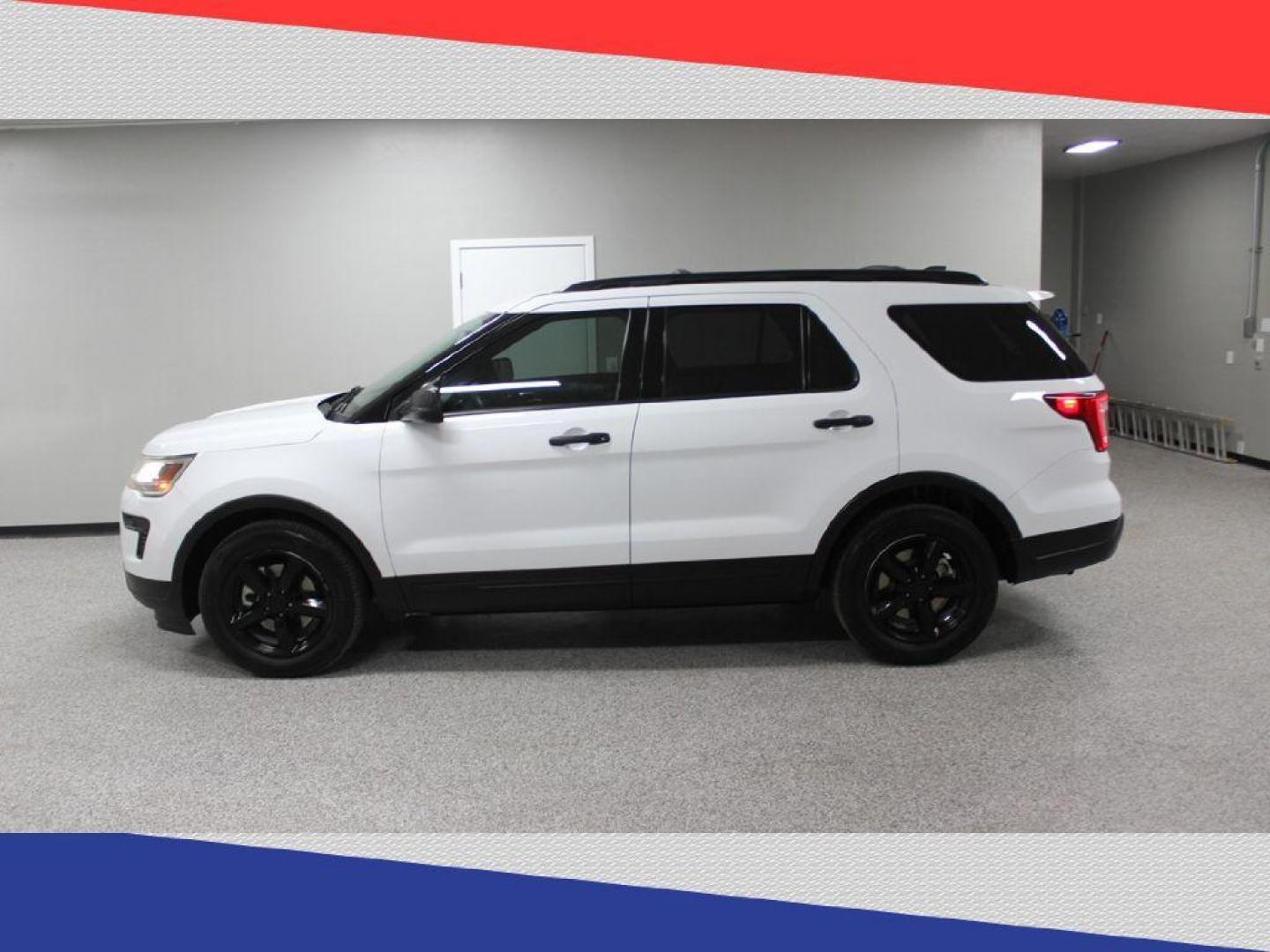 2018 Ford Explorer Base FWD (1FM5K7B81JG) with an 3.5L V6 DOHC 24V engine, 6A transmission, located at 5170 N La Cholla Blvd, Tucson, AZ, 85705, (520) 989-0282, 32.228245, -111.011742 - 2018 Ford Explorer - Photo#7