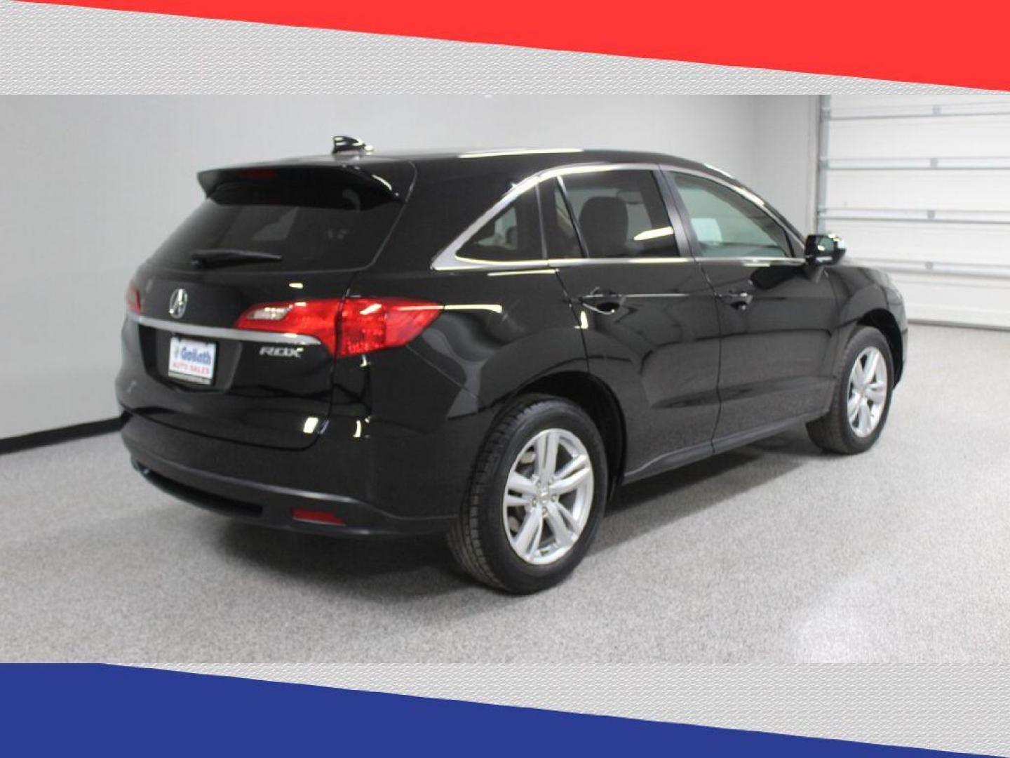 2013 Acura RDX 6-Spd AT w/ Technology Package (5J8TB3H54DL) with an 2.3L L4 DOHC 16V engine, 6-Speed Automatic transmission, located at 5170 N La Cholla Blvd, Tucson, AZ, 85705, (520) 989-0282, 32.228245, -111.011742 - 2013 Acura RDX - Photo#3