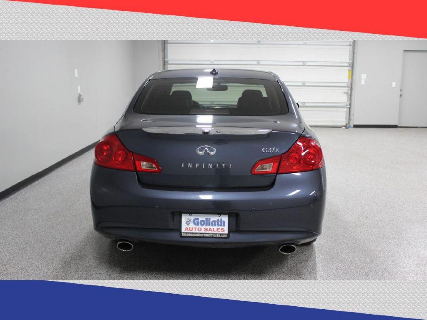 2011 Infiniti G Sedan G37x AWD (JN1CV6AR4BM) with an 3.7L V6 DOHC 24V engine, 5-Speed Automatic transmission, located at 5170 N La Cholla Blvd, Tucson, AZ, 85705, (520) 989-0282, 32.228245, -111.011742 - 2011 Infiniti G Sedan - Photo#4