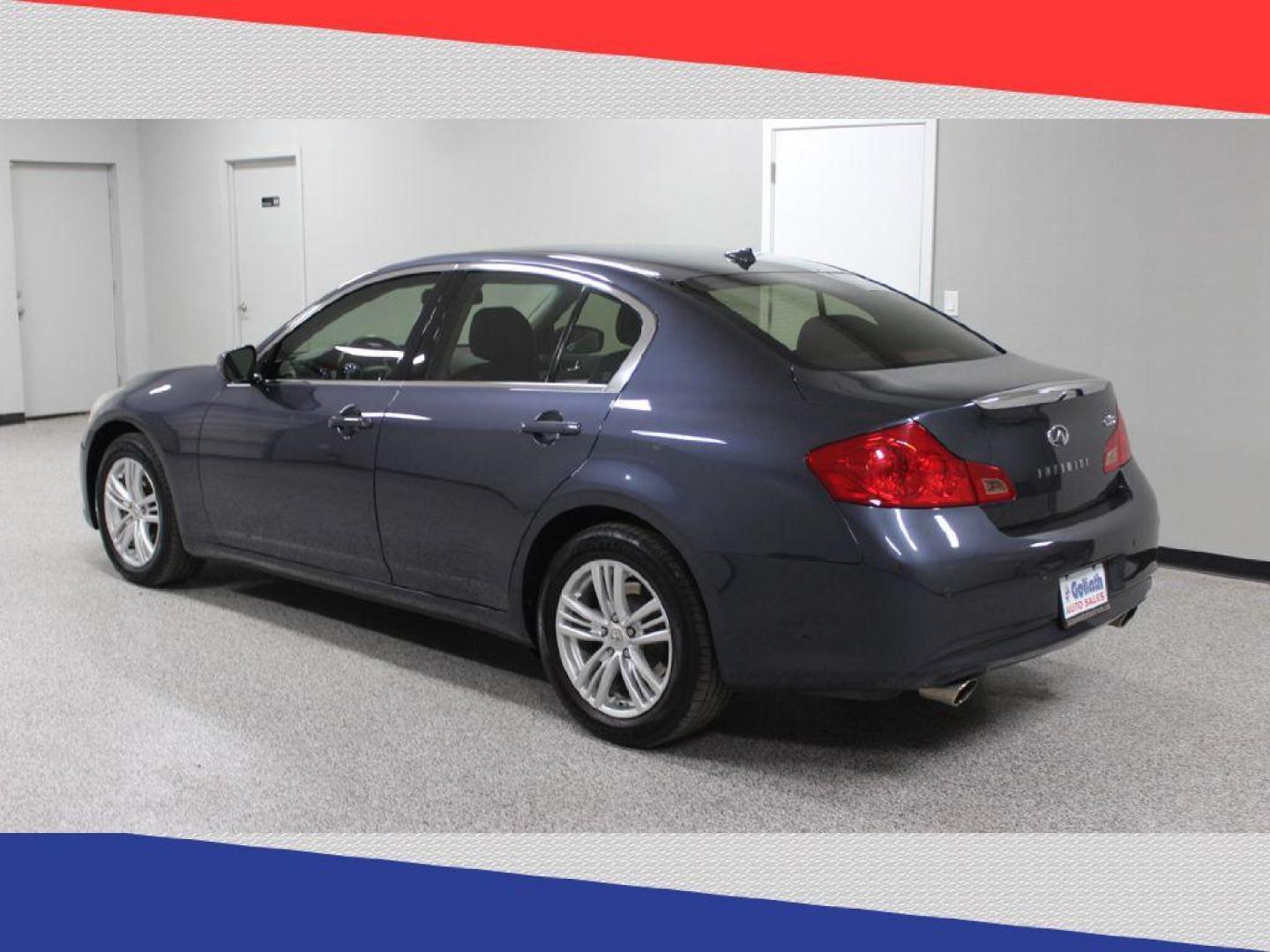 2011 Infiniti G Sedan G37x AWD (JN1CV6AR4BM) with an 3.7L V6 DOHC 24V engine, 5-Speed Automatic transmission, located at 5170 N La Cholla Blvd, Tucson, AZ, 85705, (520) 989-0282, 32.228245, -111.011742 - 2011 Infiniti G Sedan - Photo#5