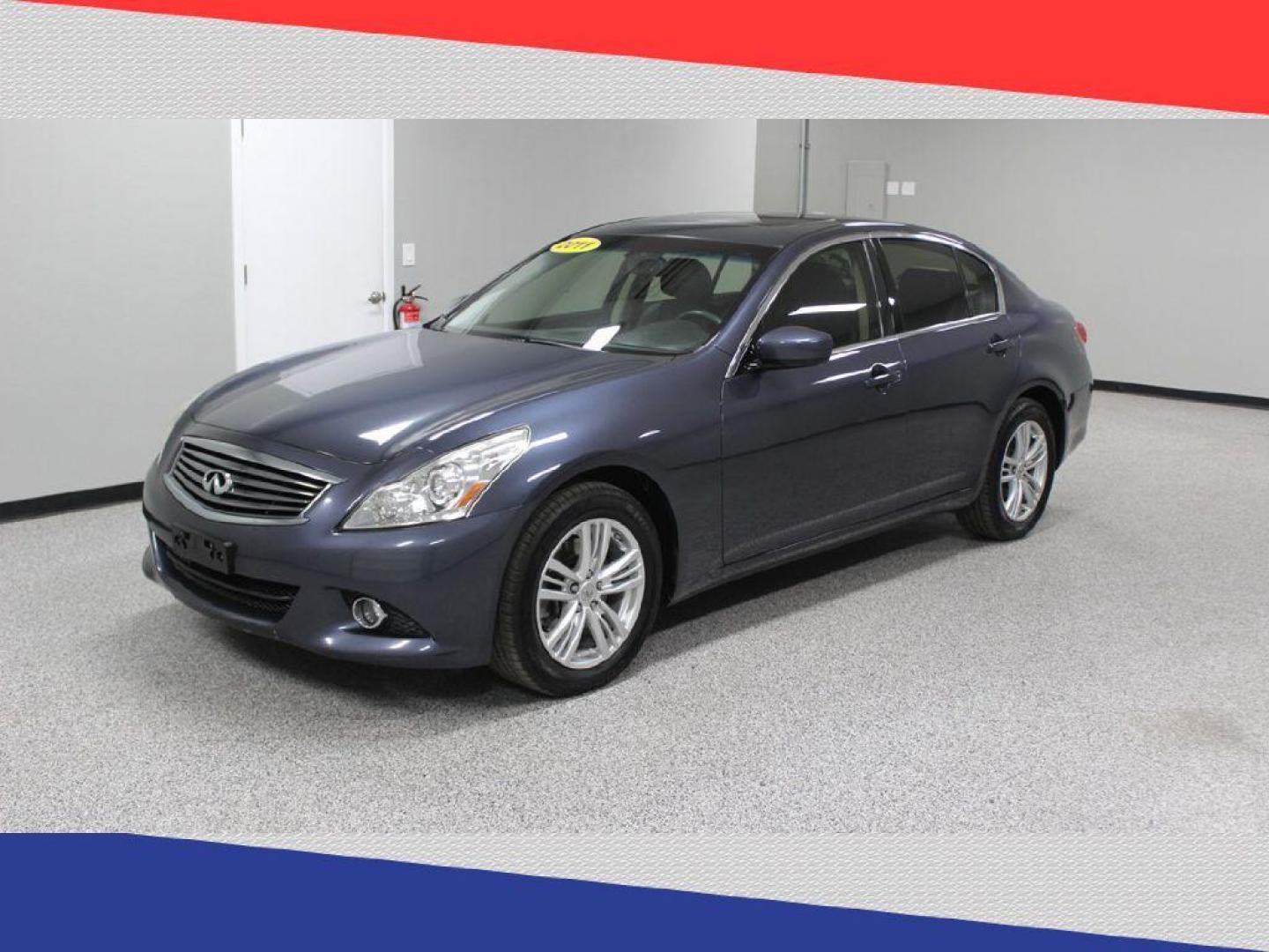 2011 Infiniti G Sedan G37x AWD (JN1CV6AR4BM) with an 3.7L V6 DOHC 24V engine, 5-Speed Automatic transmission, located at 5170 N La Cholla Blvd, Tucson, AZ, 85705, (520) 989-0282, 32.228245, -111.011742 - 2011 Infiniti G Sedan - Photo#7