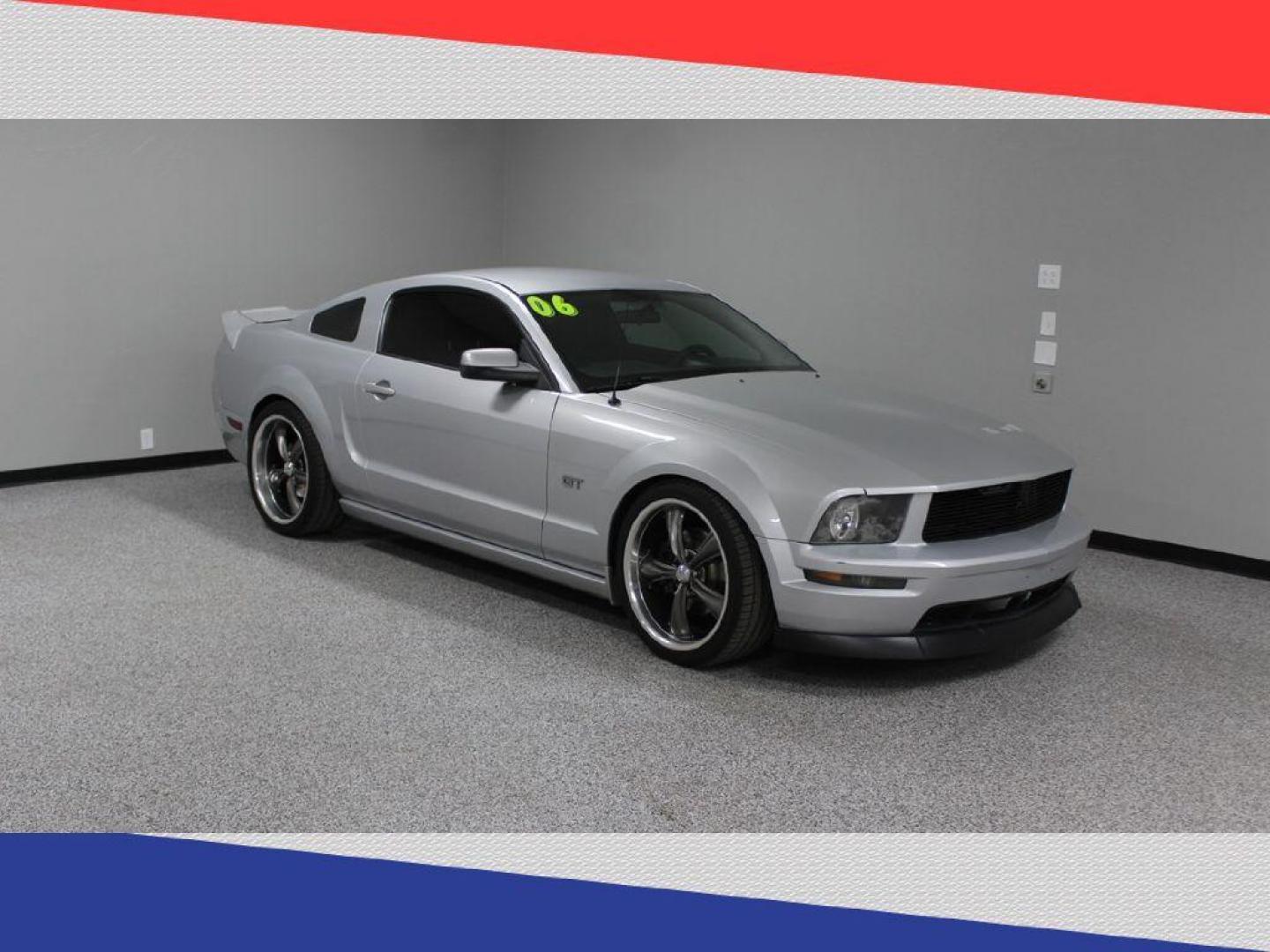 2006 Ford Mustang GT Deluxe Coupe (1ZVHT82H765) with an 4.6L V8 SOHC 24V engine, Automatic transmission, located at 5170 N La Cholla Blvd, Tucson, AZ, 85705, (520) 989-0282, 32.228245, -111.011742 - 2006 Ford Mustang - Photo#1