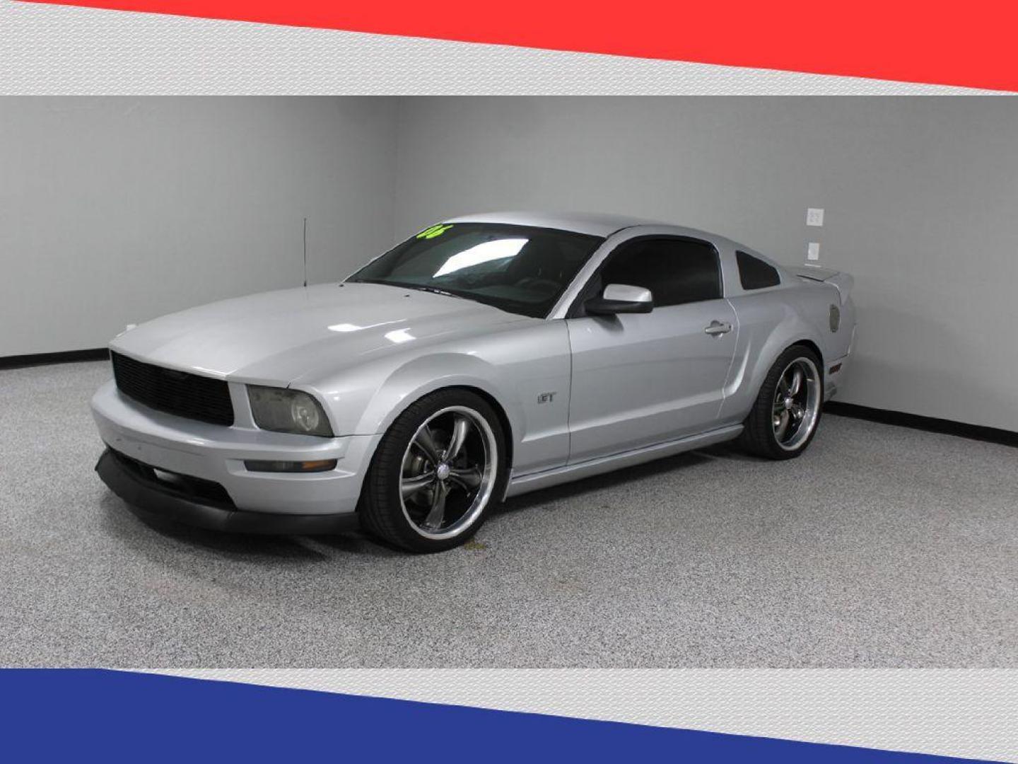 2006 Ford Mustang GT Deluxe Coupe (1ZVHT82H765) with an 4.6L V8 SOHC 24V engine, Automatic transmission, located at 5170 N La Cholla Blvd, Tucson, AZ, 85705, (520) 989-0282, 32.228245, -111.011742 - 2006 Ford Mustang - Photo#7