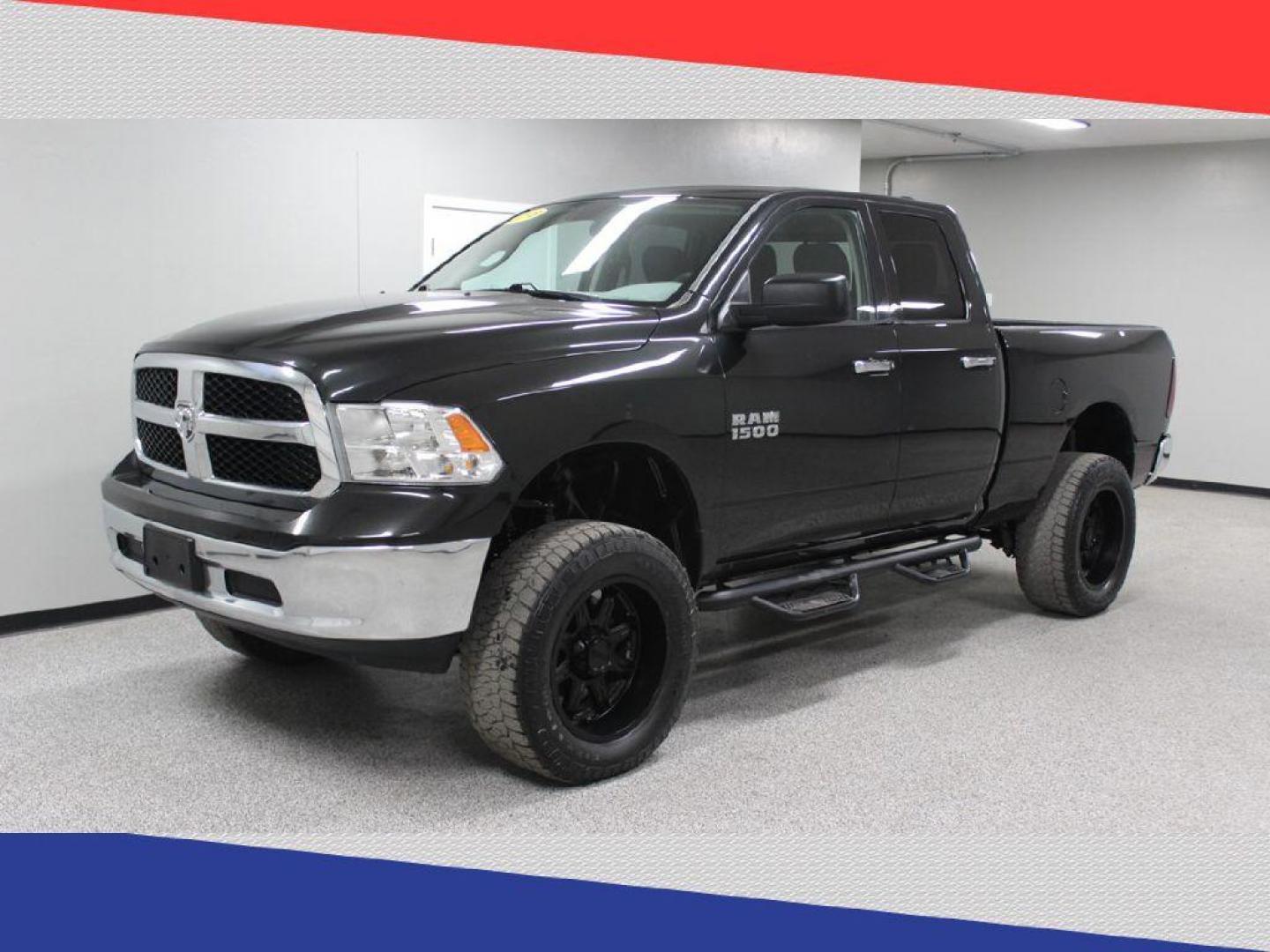 2018 RAM 1500 SLT Quad Cab 4WD (1C6RR7GG0JS) with an 3.6L V6 DOHC 24V FFV engine, 8A transmission, located at 5170 N La Cholla Blvd, Tucson, AZ, 85705, (520) 989-0282, 32.228245, -111.011742 - 2018 RAM 1500 - Photo#7