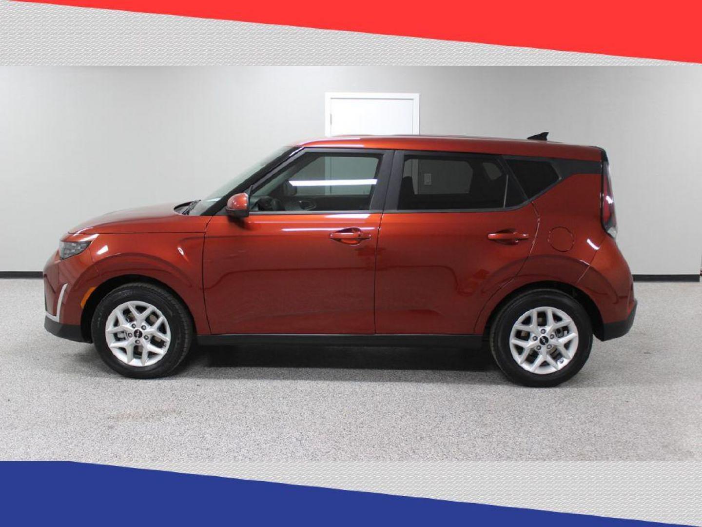 2023 Kia Soul LX CVT (KNDJ23AUXP7) with an 2.0L L4 DOHC 16V engine, CVT transmission, located at 5170 N La Cholla Blvd, Tucson, AZ, 85705, (520) 989-0282, 32.228245, -111.011742 - 2023 Kia Soul - Photo#6