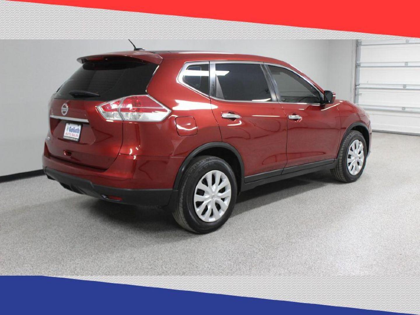 2015 Nissan Rogue S 2WD (KNMAT2MT9FP) with an 2.5L L4 DOHC 16V engine, Continuously Variable Transmission transmission, located at 5170 N La Cholla Blvd, Tucson, AZ, 85705, (520) 989-0282, 32.228245, -111.011742 - 2015 Nissan Rogue - Photo#3