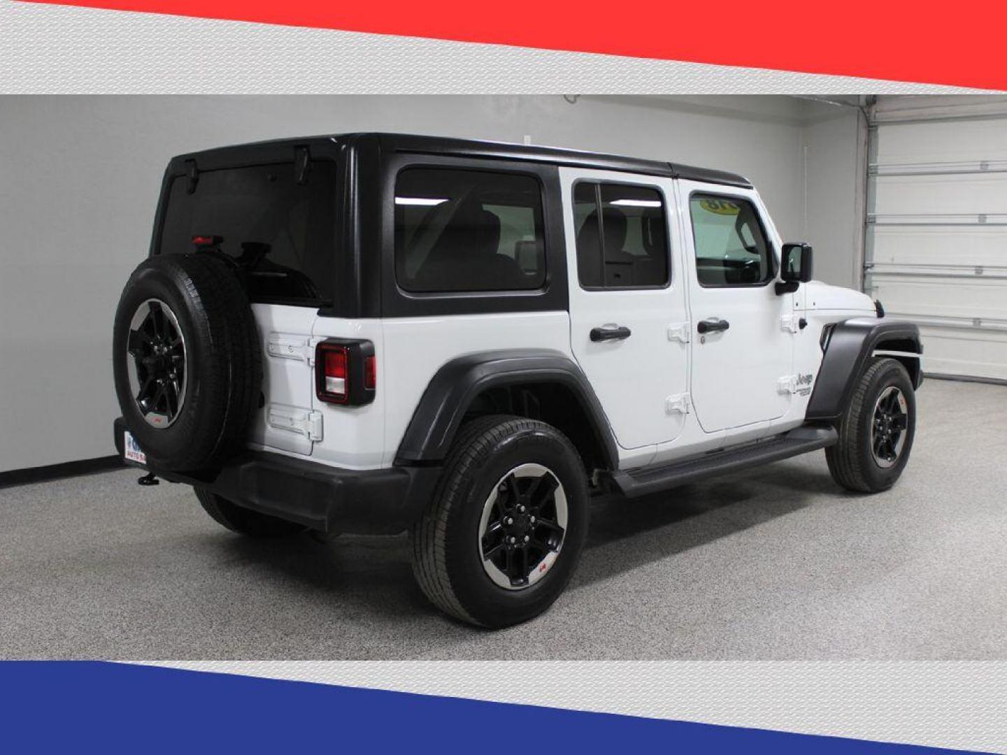 2018 Jeep Wrangler JK Unlimited Sport (1C4HJXDG1JW) with an 3.6L V6 DOHC 24V FFV engine, 6A transmission, located at 5170 N La Cholla Blvd, Tucson, AZ, 85705, (520) 989-0282, 32.228245, -111.011742 - 2018 Jeep Wrangler JK - Photo#3